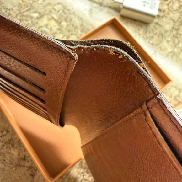 Louis Vuitton Signature Large Wallet - Picture 7 of 10